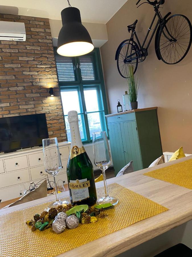 Pedal Apartman Szeged City Exterior photo