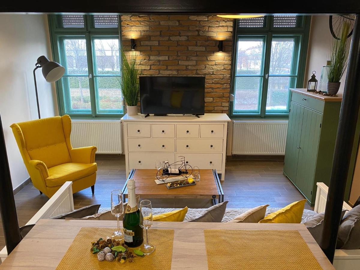 Pedal Apartman Szeged City Exterior photo